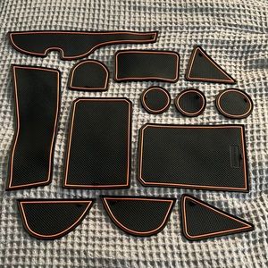 Toyota 2018 rav4 rubber cup holder and section mats